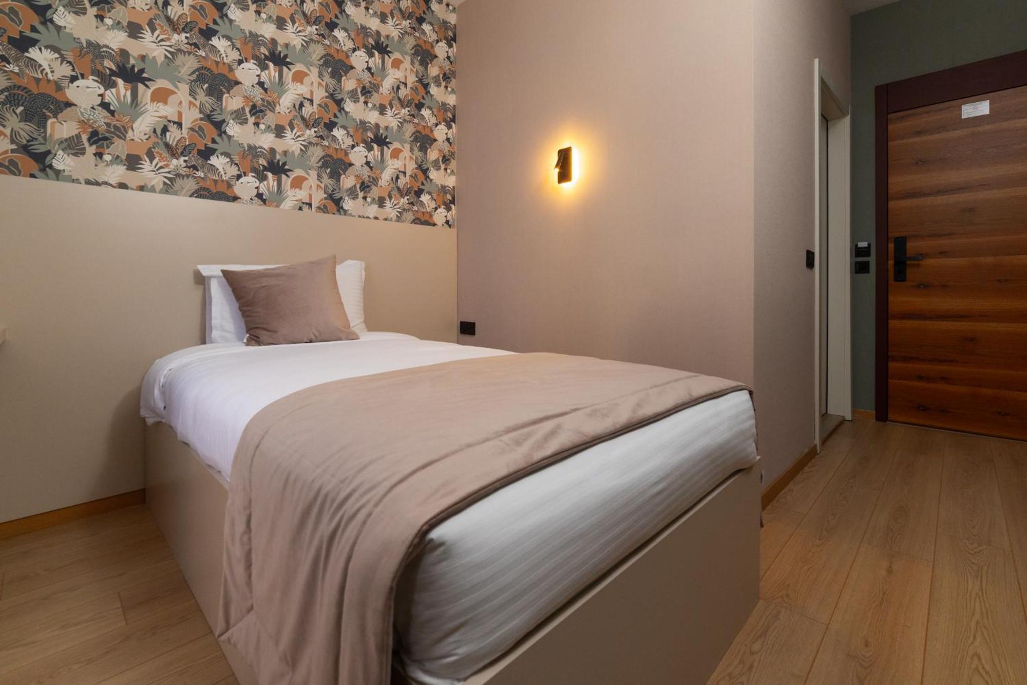 Hotel Ma Belle Pristina Buitenkant foto